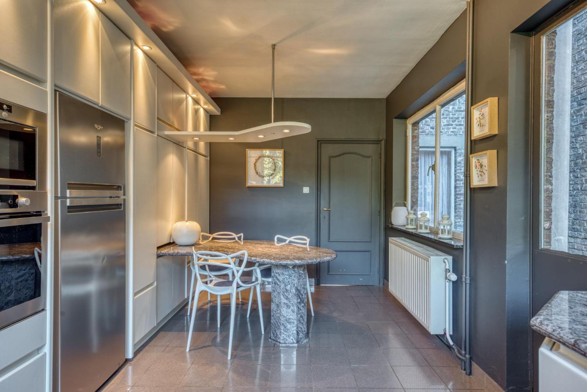لييج Belle Maison Bourgeoise Partagee De 4 Logements المظهر الخارجي الصورة